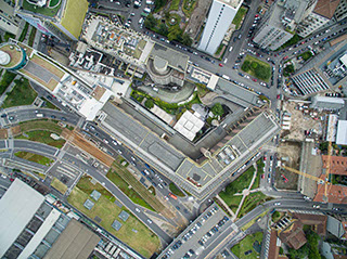 esperienza drone immagine aerea portfolio zenitale architettura milano piuarch_porta_garibaldi.jpg